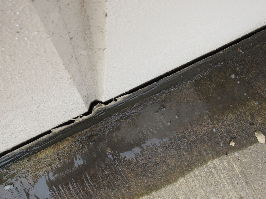 Missing void fills causing splitting of concrete tilt-up walls
